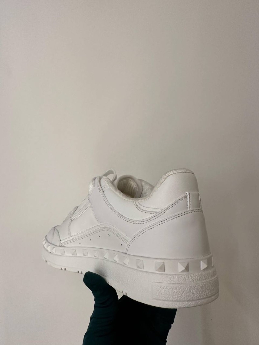VALENTINO GARAVANI Sneakers side view - Women's luxury Shoes