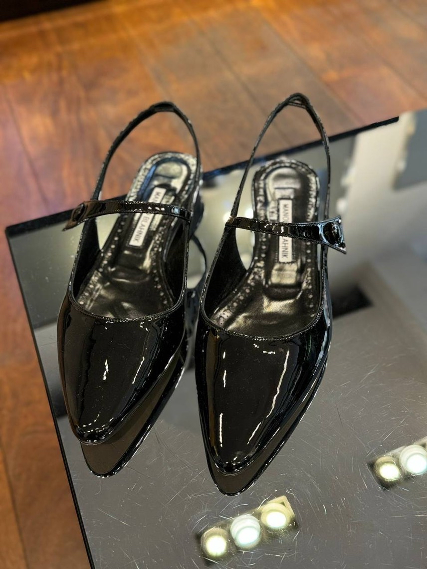 MANOLO BLAHNIK Sandals side view - Women's luxury Shoes