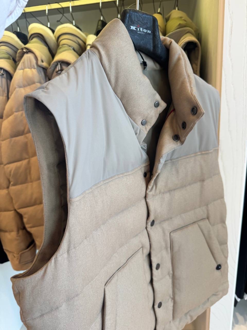 KITON Gilets side view - Men luxury Clothes