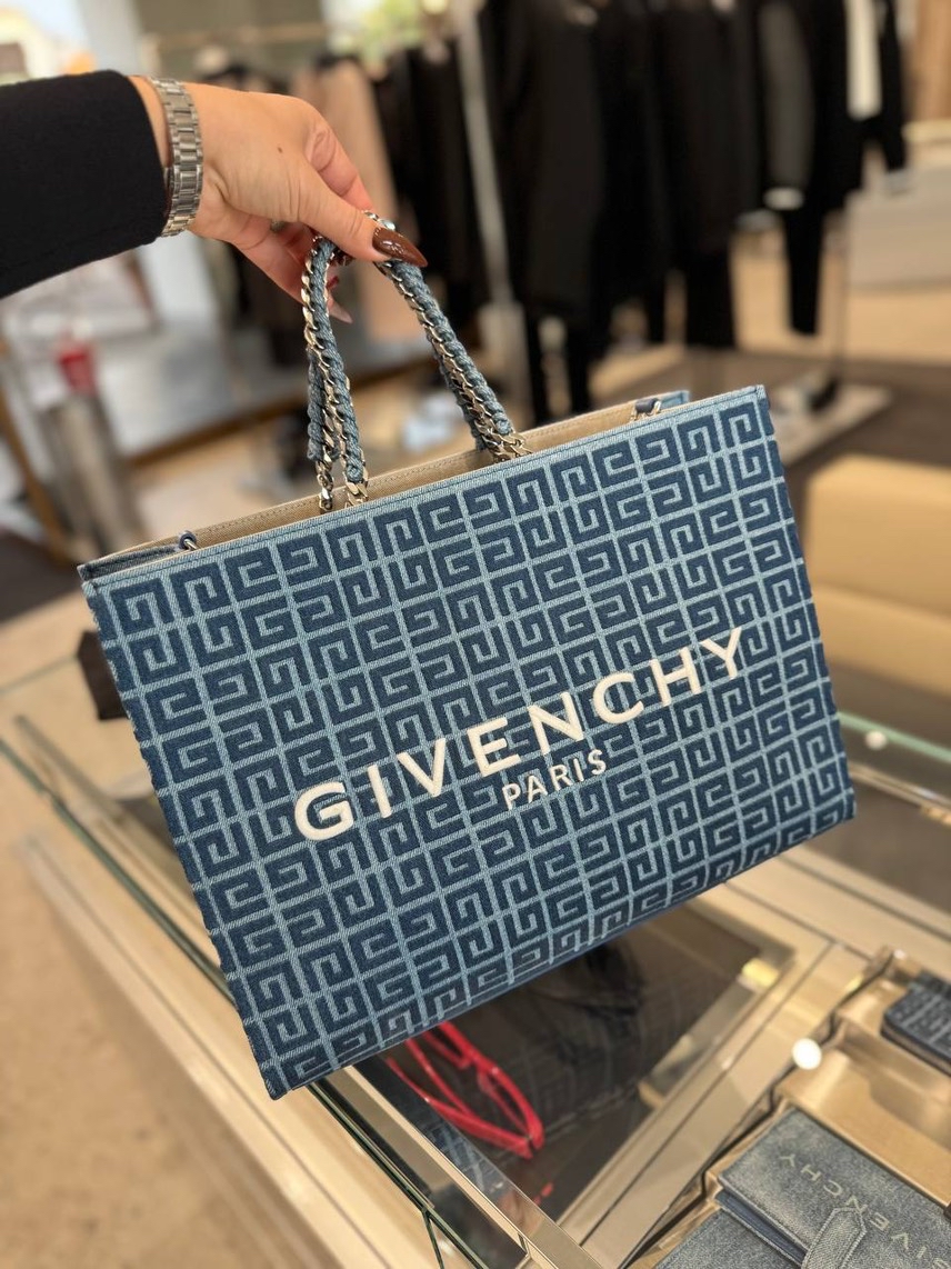 GIVENCHY Totes side view - Women's luxury Bags