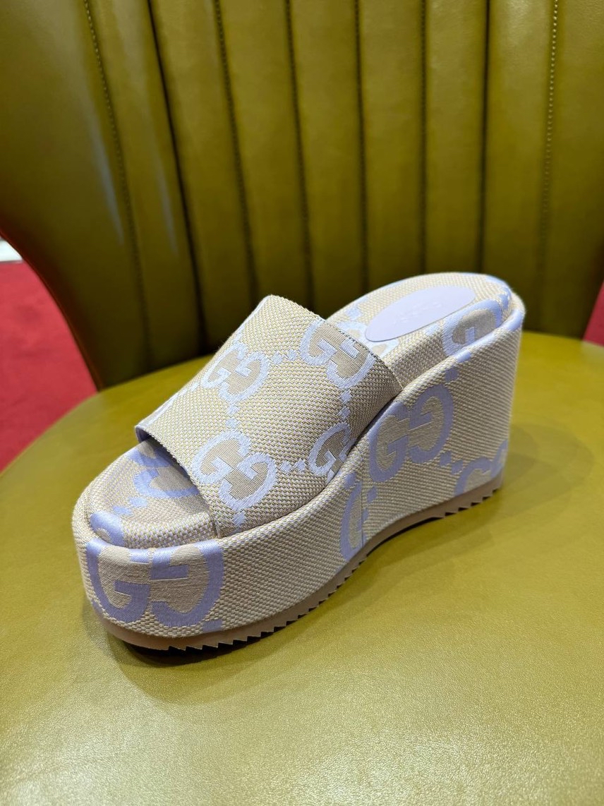 GUCCI Sandals side view - Women's luxury Shoes