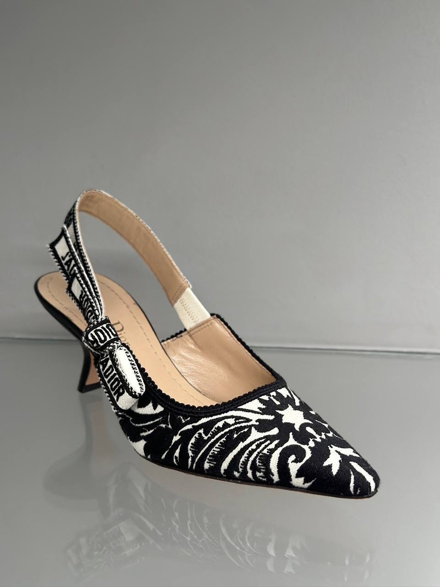DIOR Sandals front view - Women's luxury Shoes