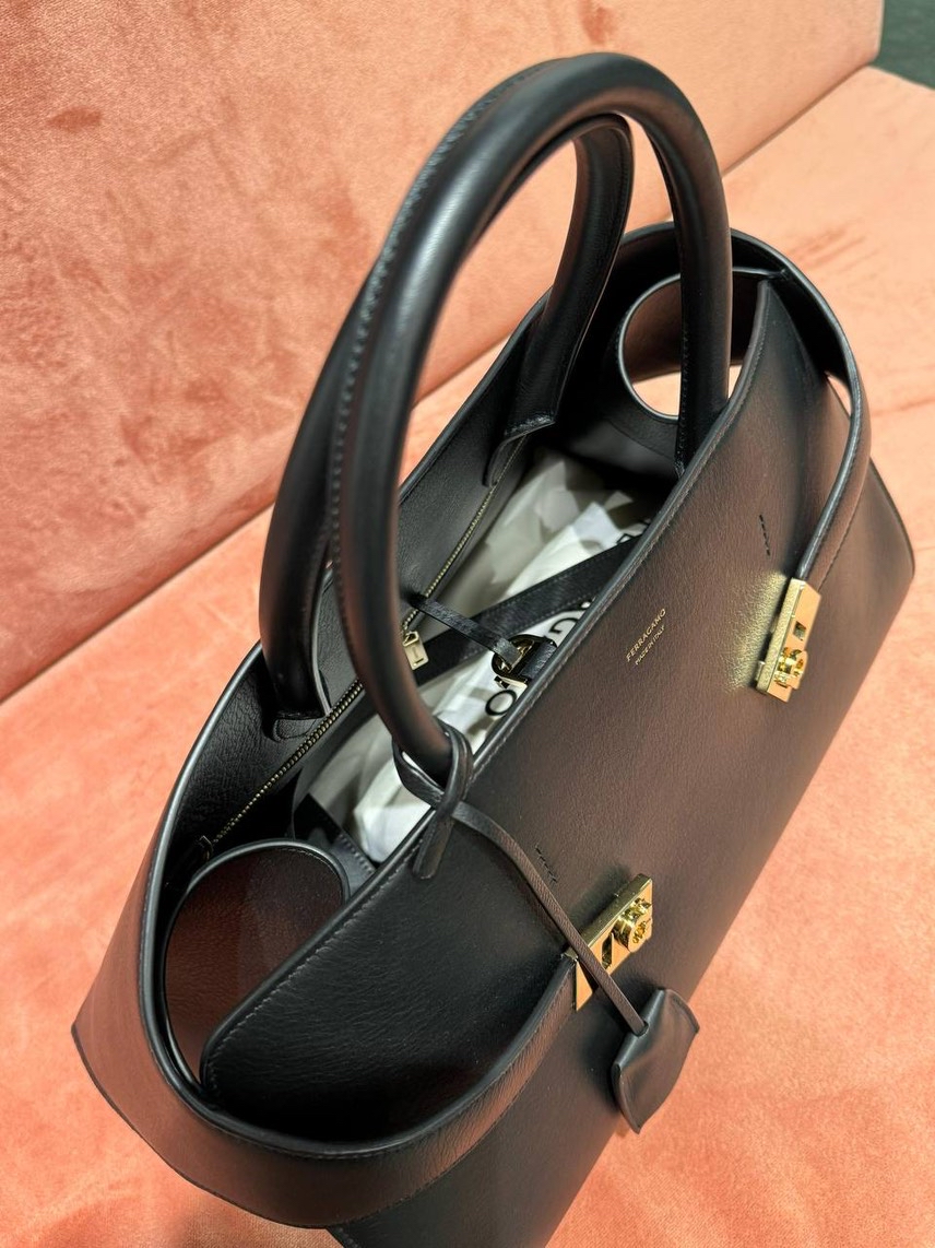 SALVATORE FERRAGAMO Crossbody bags side view - Women's luxury Bags