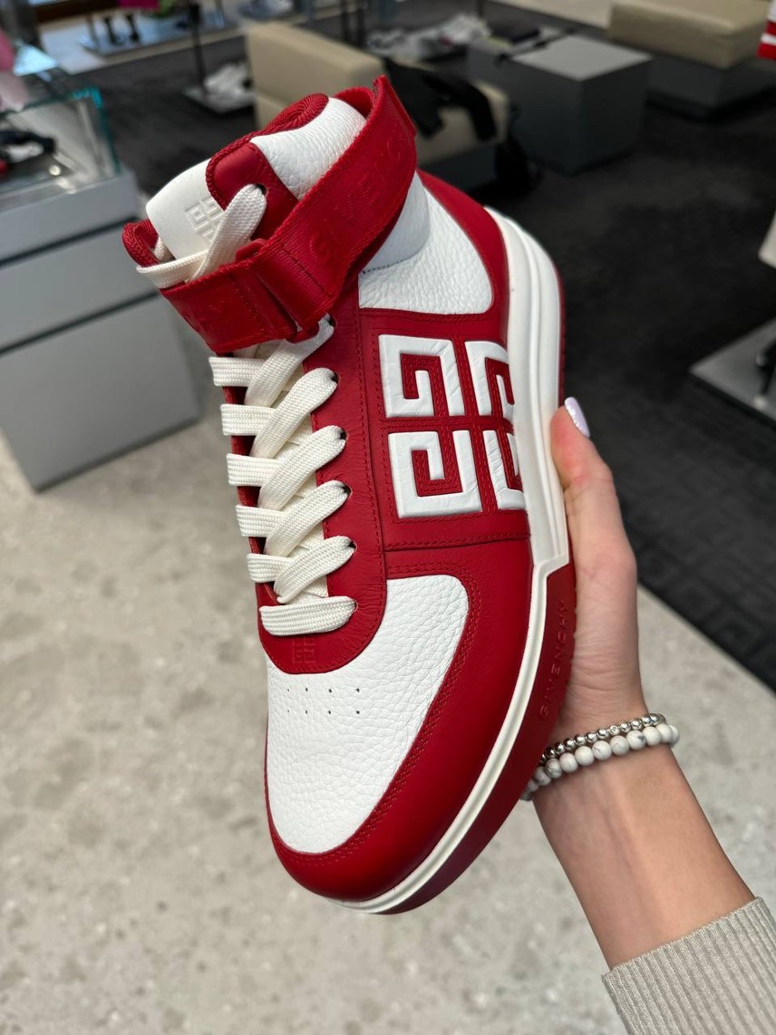 GIVENCHY Sneakers side view - Men's luxury Shoes
