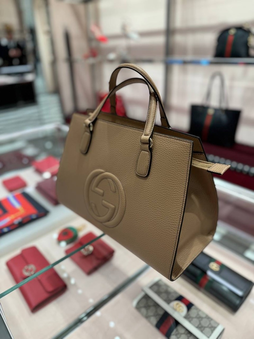 GUCCI Shoulder bags front view - Women's luxury Bags