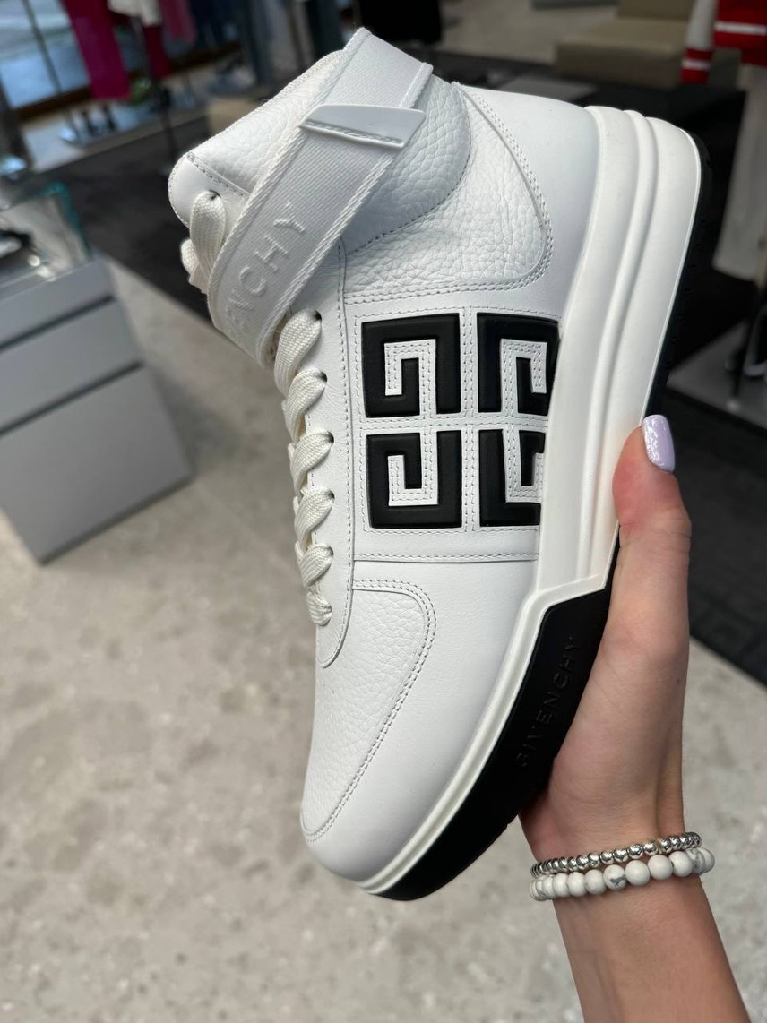 GIVENCHY Sneakers front view - Men's luxury Shoes