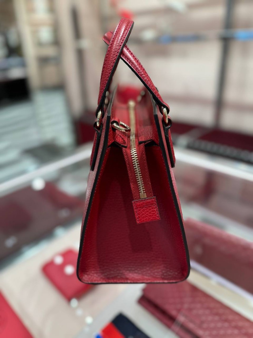 GUCCI Shoulder bags side view - Women's luxury Bags