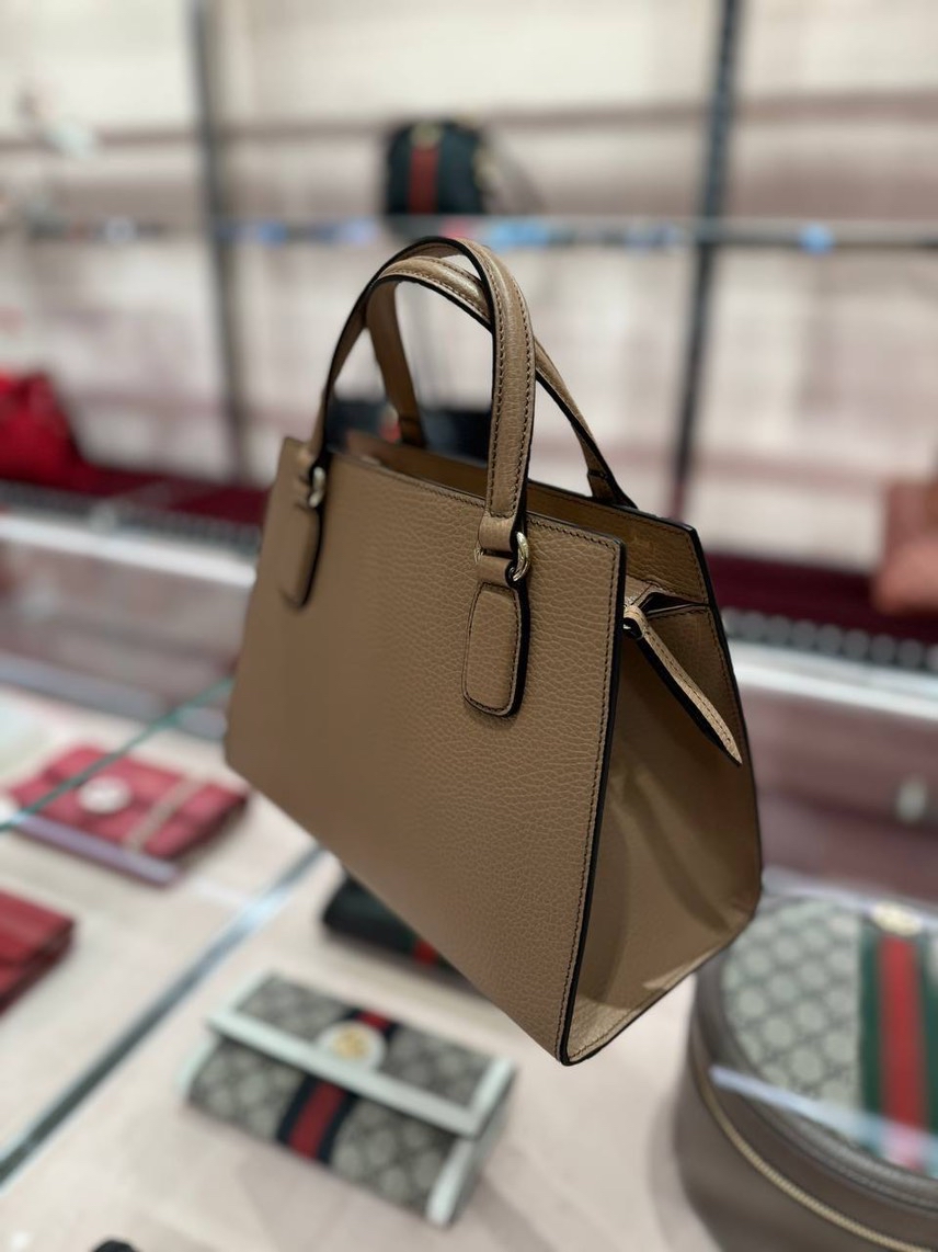 GUCCI Shoulder bags side view - Women's luxury Bags