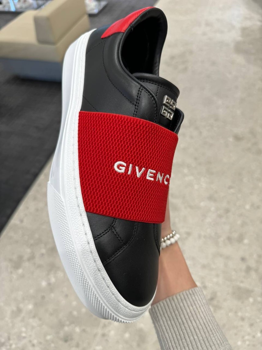 GIVENCHY Sneakers side view - Men's luxury Shoes