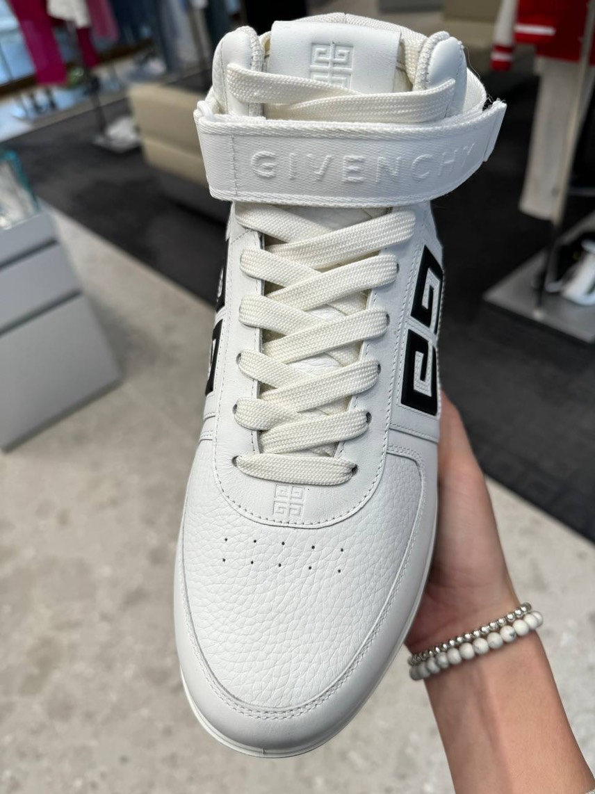 GIVENCHY Sneakers side view - Men's luxury Shoes
