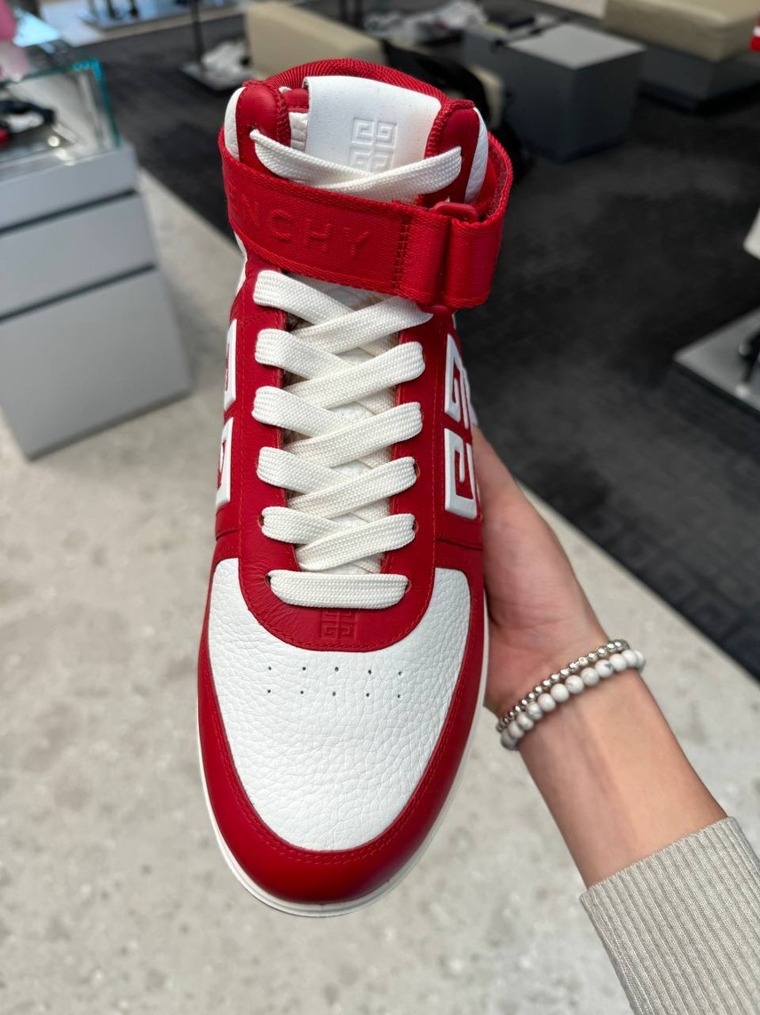 GIVENCHY Sneakers side view - Men's luxury Shoes