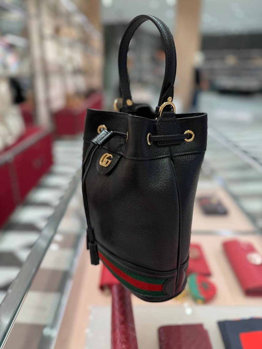 GUCCI Shoulder bags side view - Women's luxury Bags