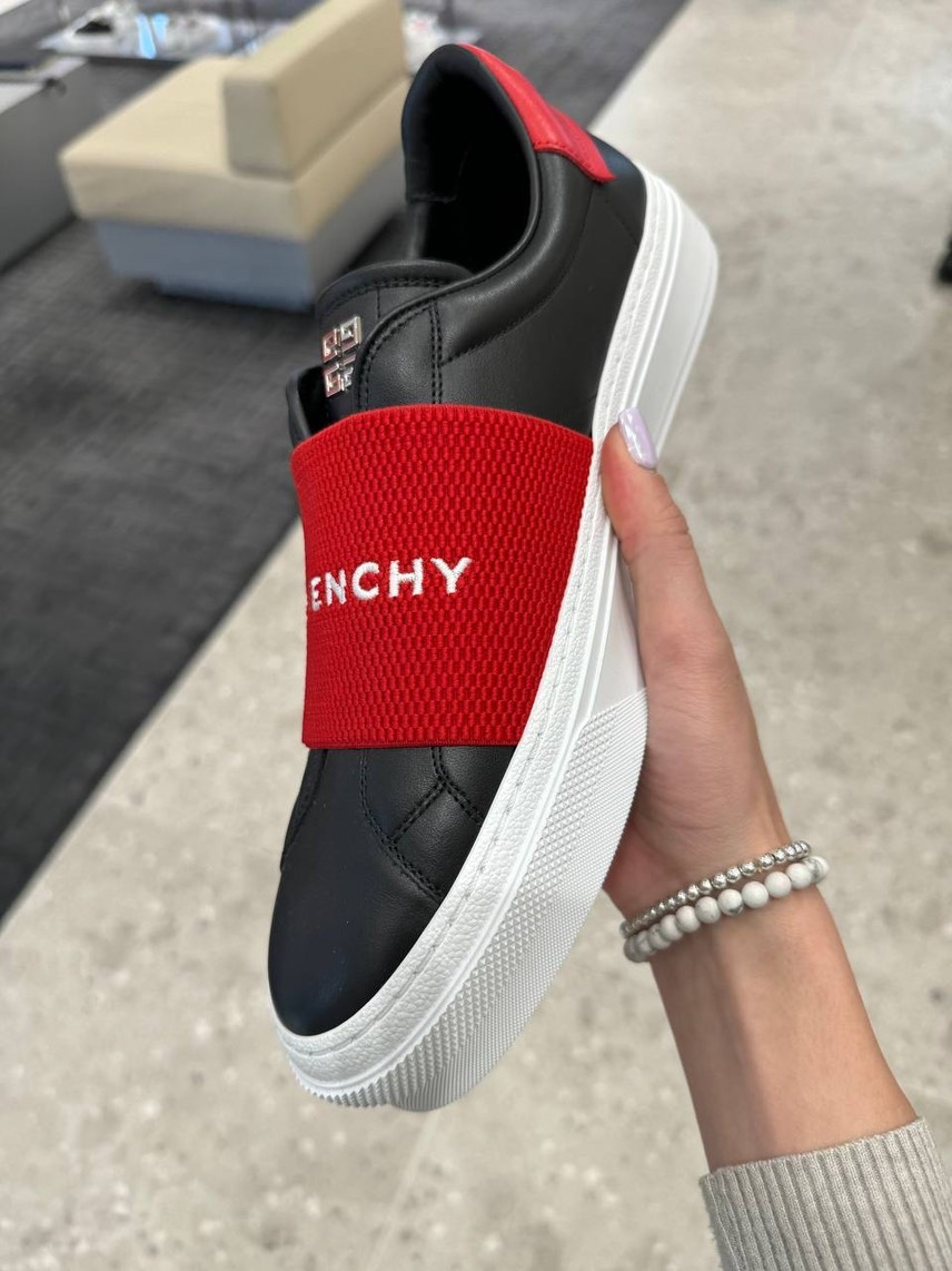GIVENCHY Sneakers side view - Men's luxury Shoes