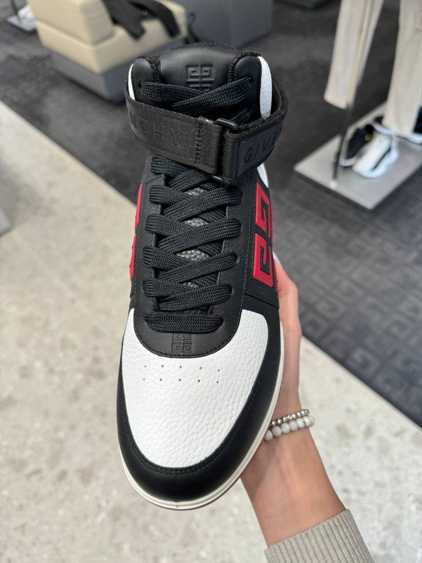 GIVENCHY Sneakers side view - Men's luxury Shoes