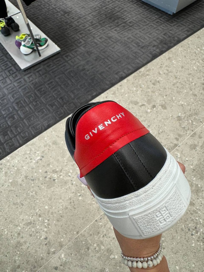 GIVENCHY Sneakers side view - Men's luxury Shoes