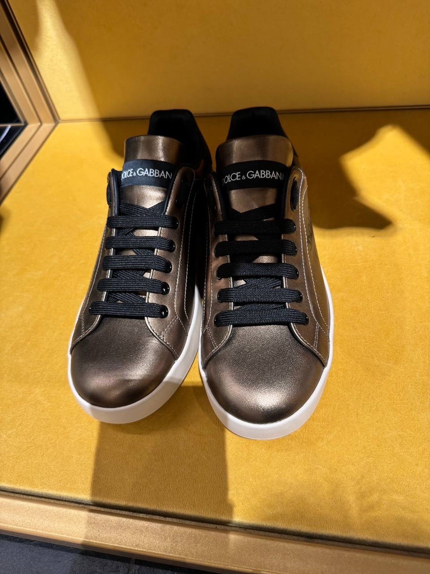 DOLCE & GABBANA Sneakers side view - Men's luxury Shoes