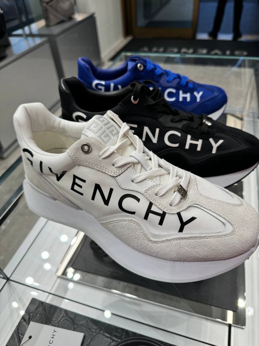 GIVENCHY Sneakers front view - Men's luxury Shoes