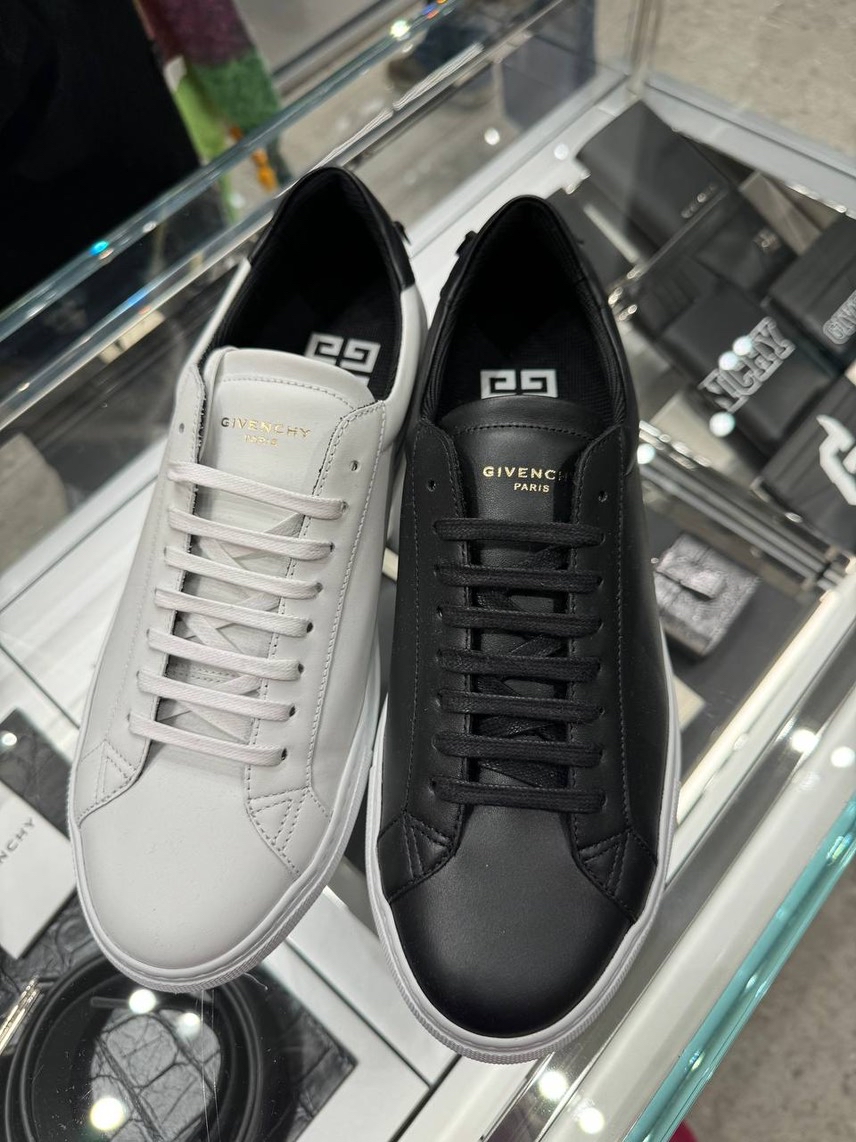 GIVENCHY Sneakers side view - Men's luxury Shoes
