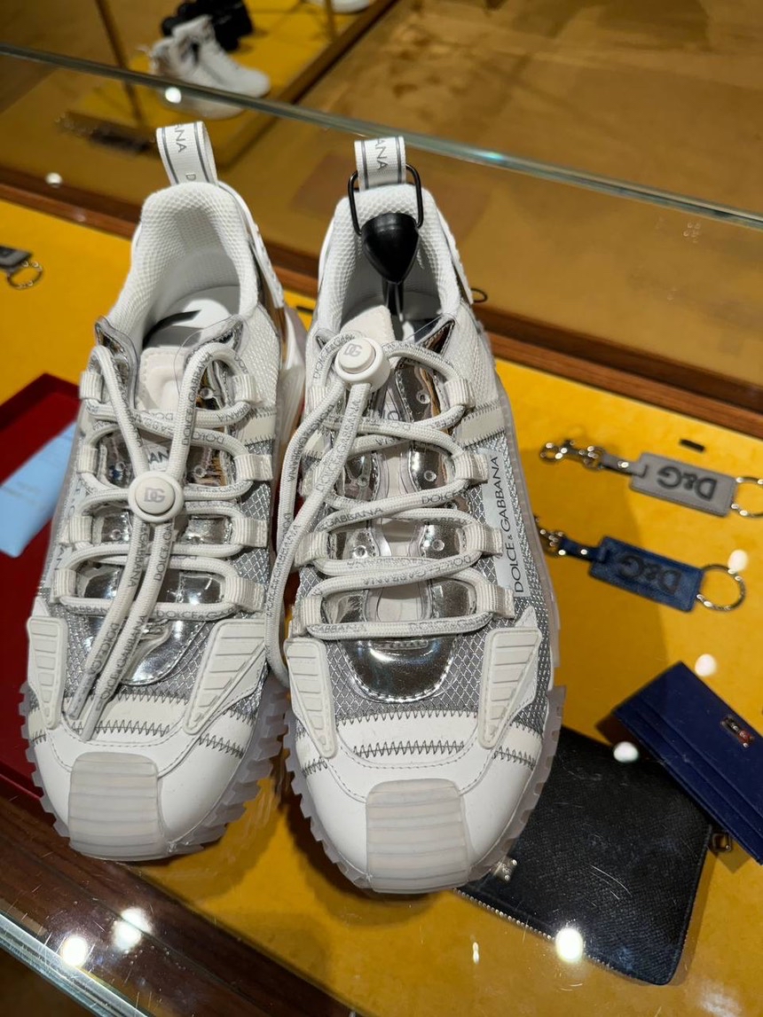 DOLCE & GABBANA Sneakers side view - Men's luxury Shoes