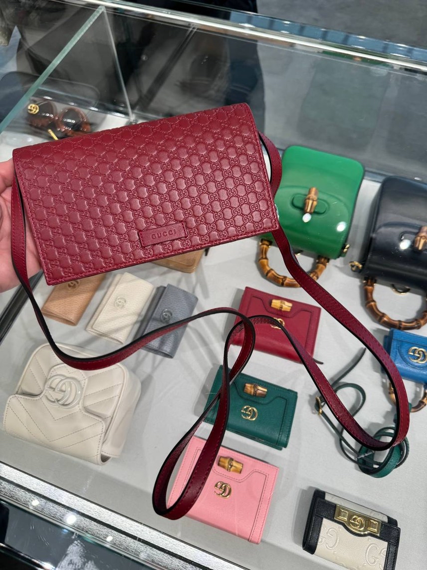 GUCCI Crossbody bags front view - Women's luxury Bags