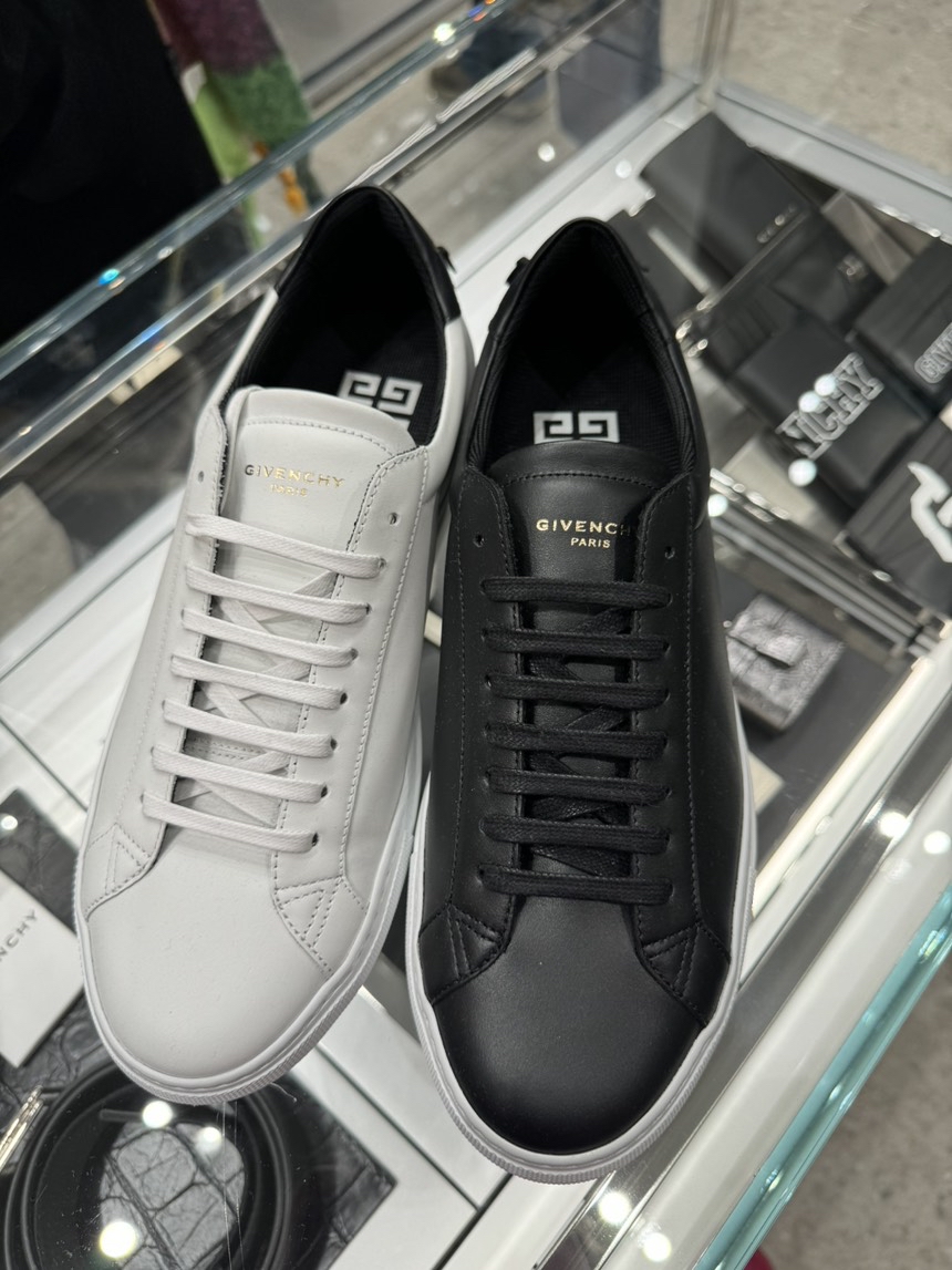 GIVENCHY Sneakers front view - Men's luxury Shoes