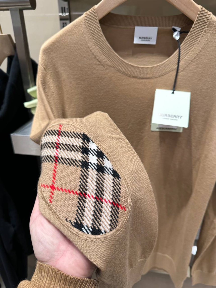 BURBERRY Knitwear side view - Women's luxury Clothes