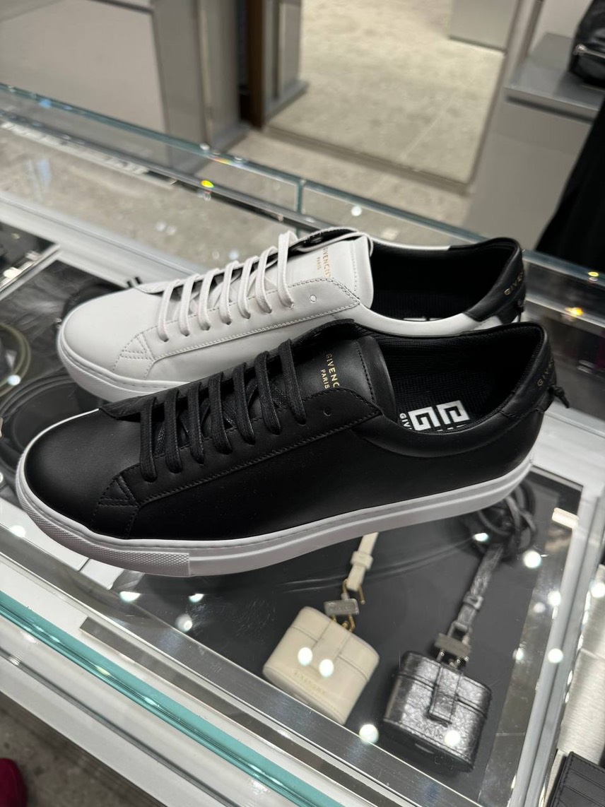 GIVENCHY Sneakers front view - Men's luxury Shoes