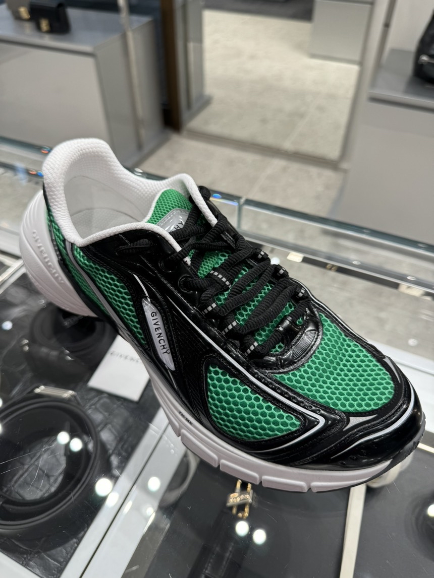 GIVENCHY Sneakers front view - Men's luxury Shoes