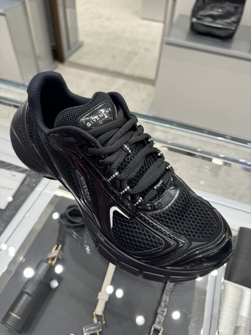 GIVENCHY Sneakers front view - Men's luxury Shoes