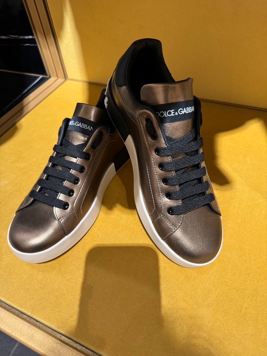 DOLCE & GABBANA Sneakers side view - Men's luxury Shoes