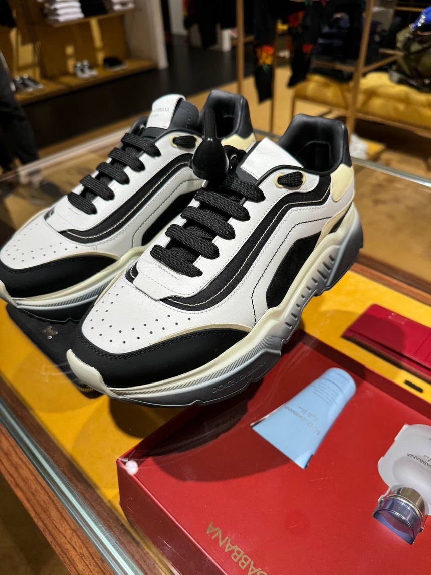 DOLCE & GABBANA Sneakers side view - Men's luxury Shoes