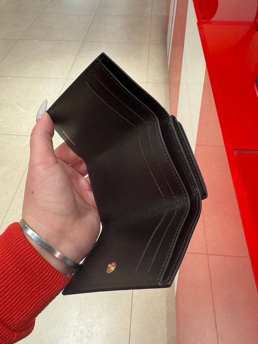 BURBERRY Wallets and small leather goods side view - Women's luxury Accessories