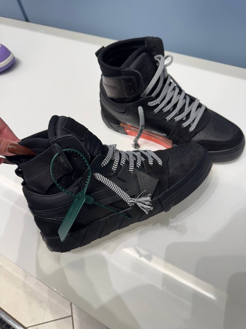OFF-WHITE Sneakers front view - Men's luxury Shoes