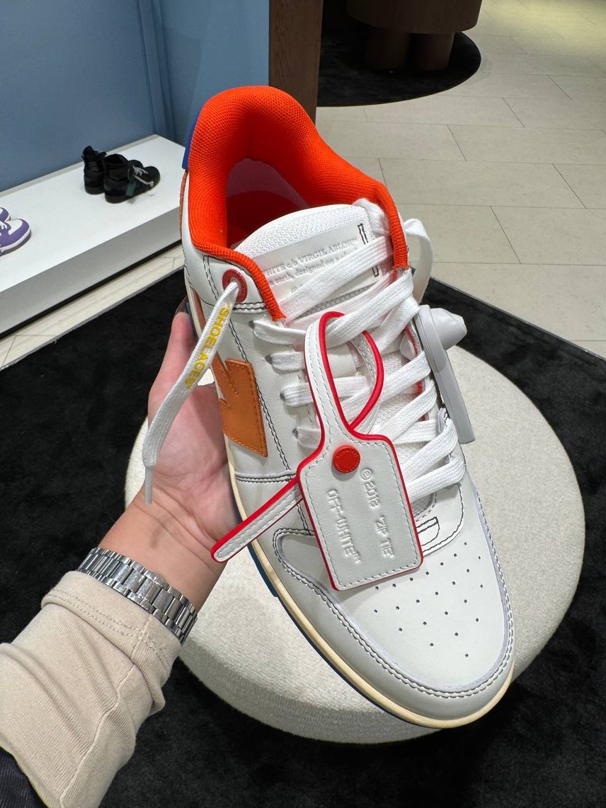 OFF-WHITE Sneakers side view - Men's luxury Shoes