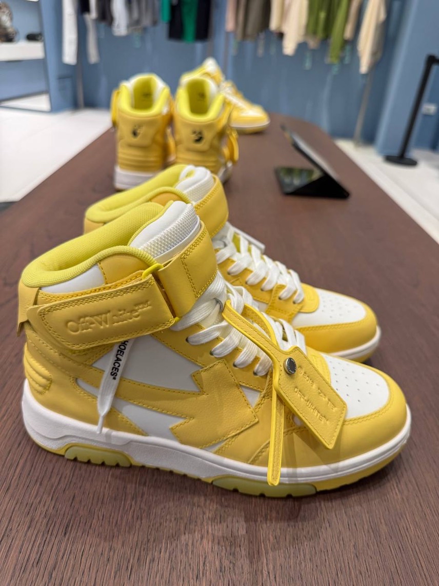 OFF-WHITE Sneakers front view - Men's luxury Shoes