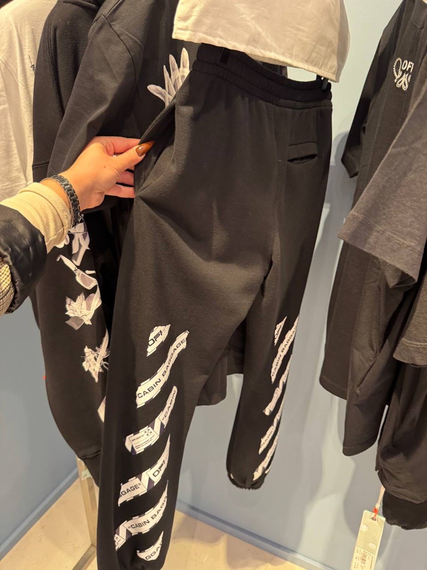 OFF-WHITE Trousers side view - Men's luxury Clothes