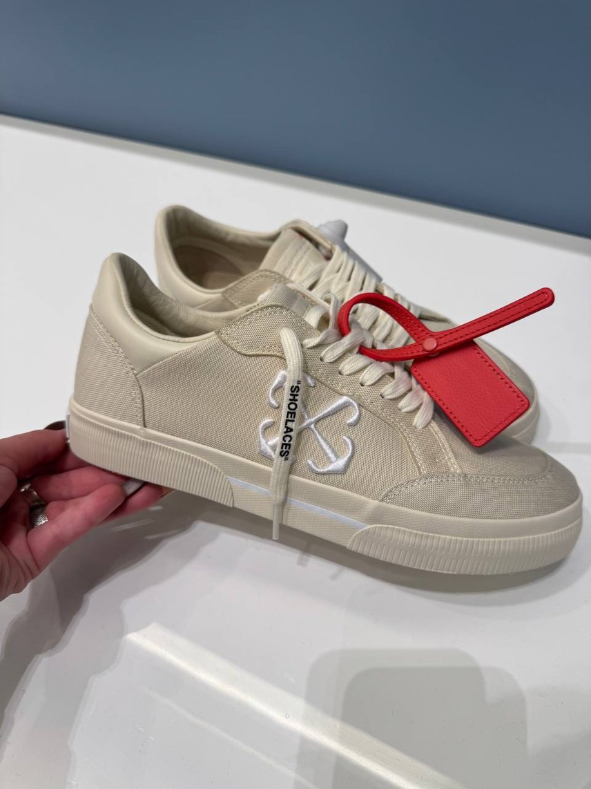 OFF-WHITE Sneakers front view - Men's luxury Shoes