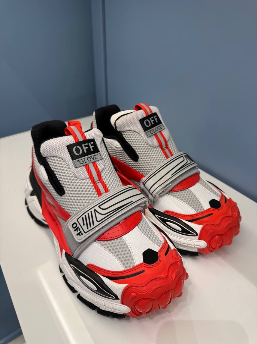 OFF-WHITE Sneakers side view - Men's luxury Shoes