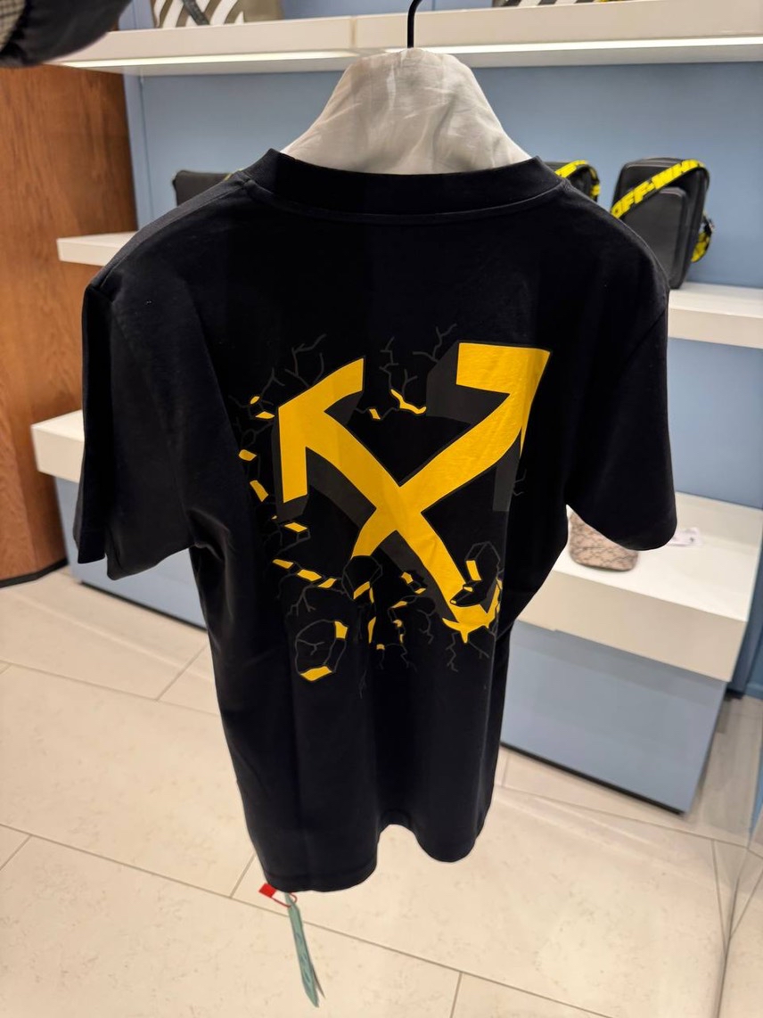 OFF-WHITE T-shirt and Polo side view - Men's luxury Clothes