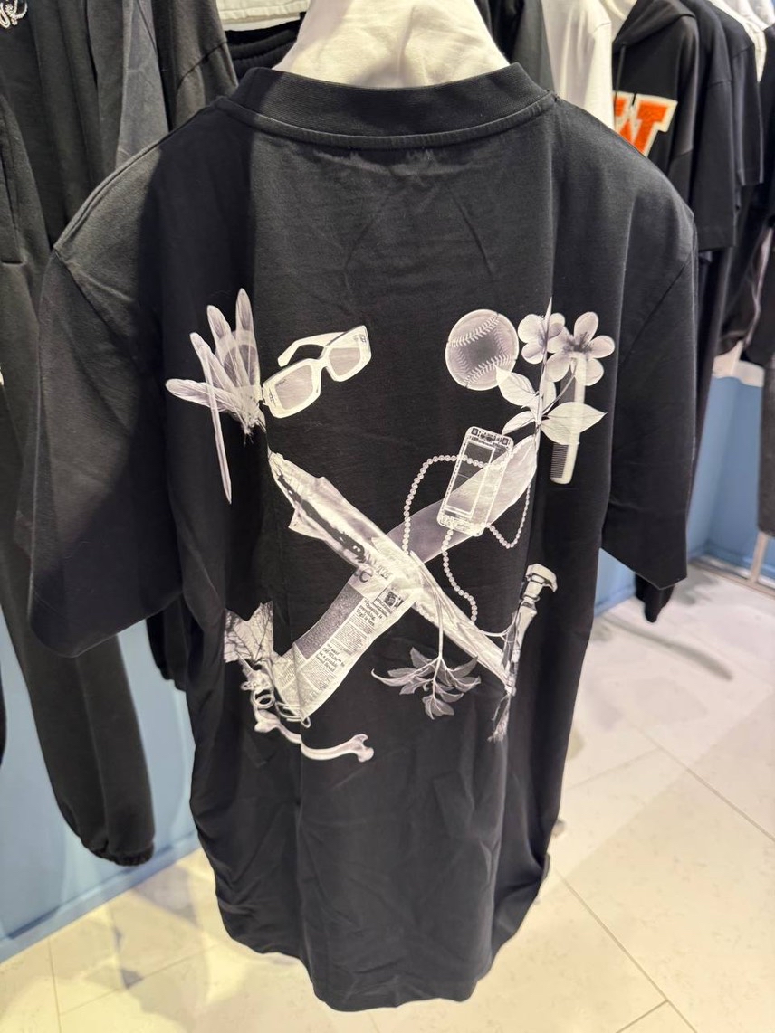 OFF-WHITE T-shirt and Polo side view - Men's luxury Clothes