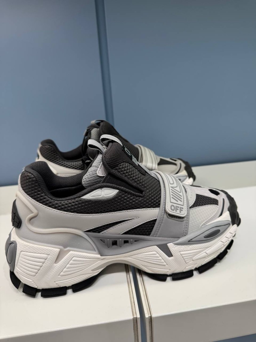 OFF-WHITE Sneakers front view - Men's luxury Shoes