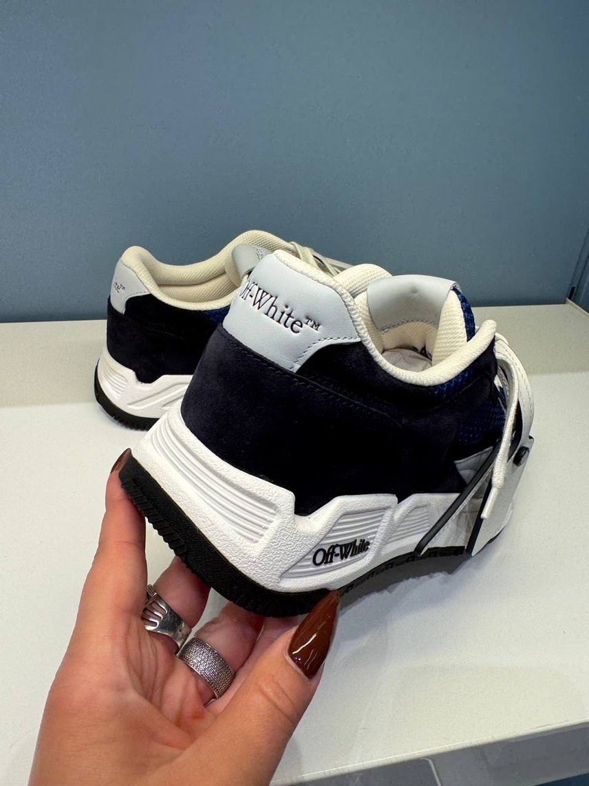 OFF-WHITE Sneakers side view - Men's luxury Shoes