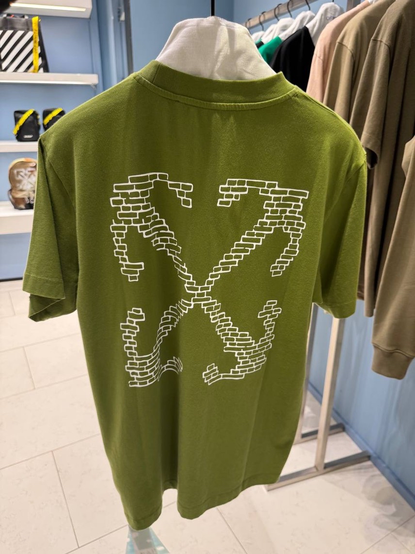 OFF-WHITE T-shirt and Polo side view - Men's luxury Clothes