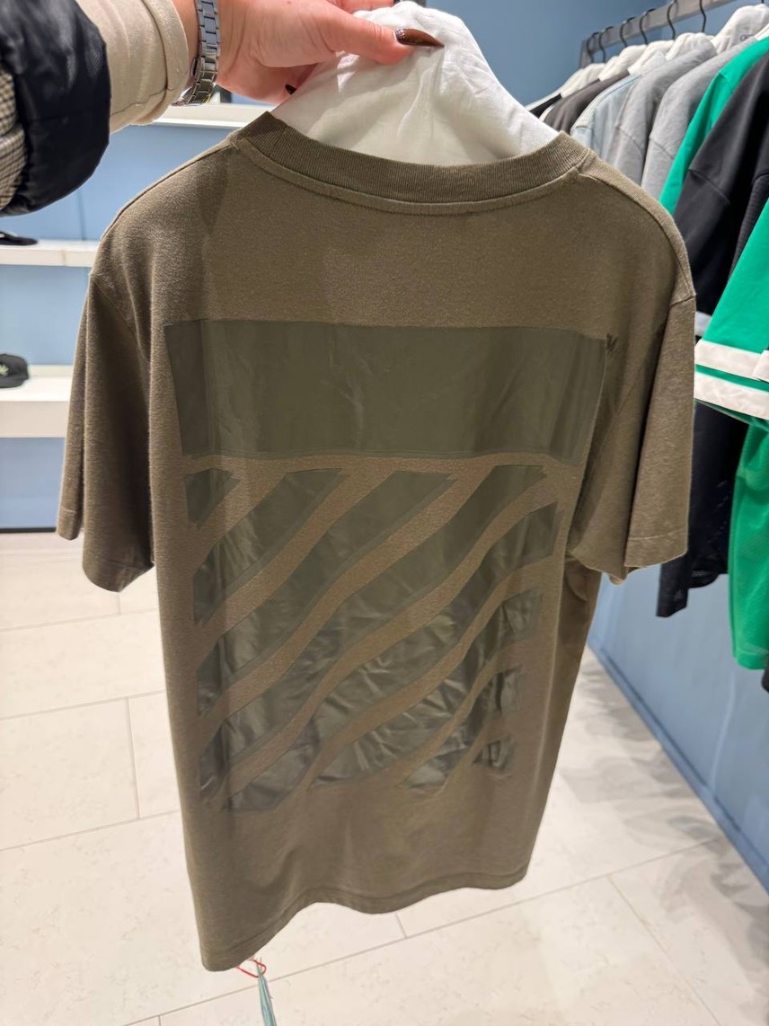 OFF-WHITE T-shirt and Polo side view - Men's luxury Clothes