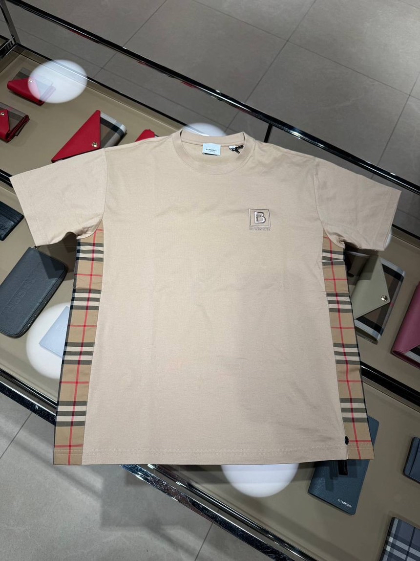 BURBERRY T-shirt and Polo front view - Women's luxury Clothes