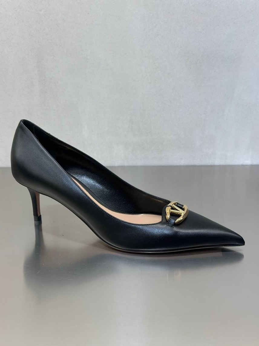 VALENTINO GARAVANI Pumps front view - Women's luxury Shoes