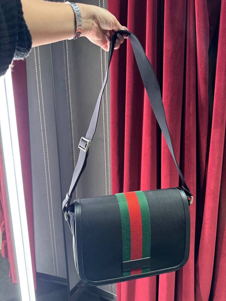 GUCCI Messenger bags front view - Men's luxury Bags