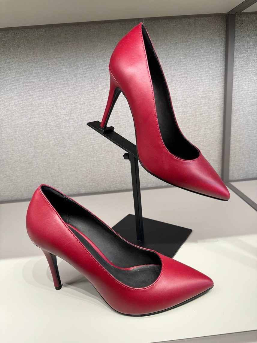 EMPORIO ARMANI Pumps front view - Women's luxury Shoes