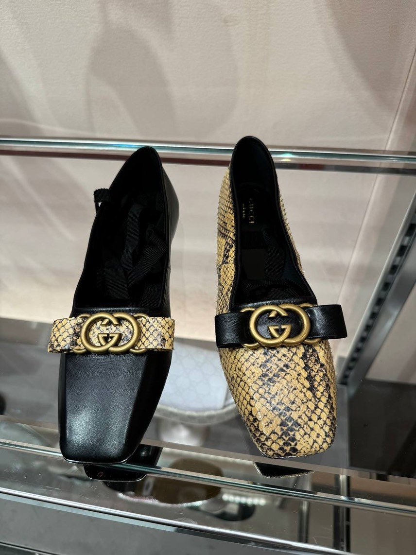 GUCCI Moccasins side view - Women's luxury Shoes