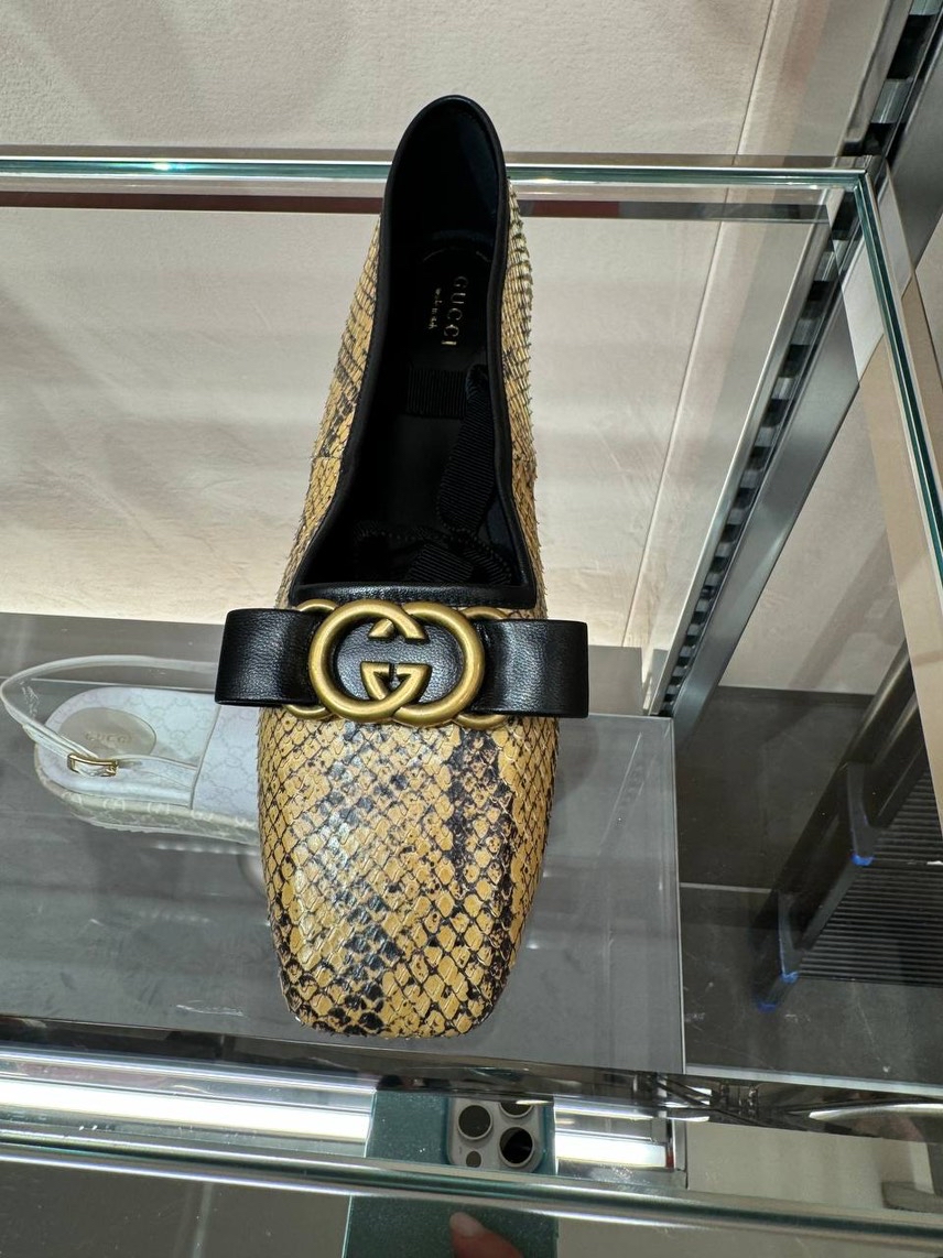 GUCCI Moccasins side view - Women's luxury Shoes